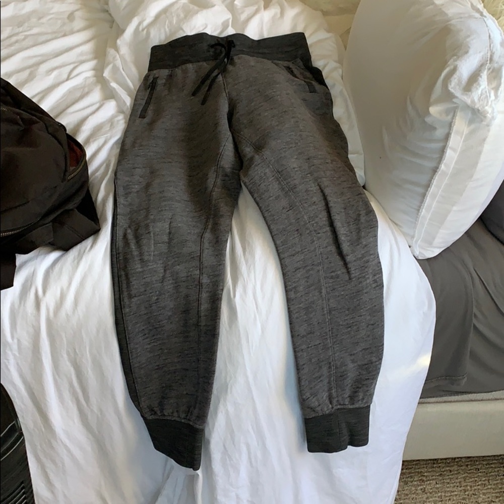Gray lululemon joggers.